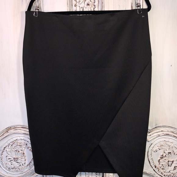 Guess Black Medium Weight Jersey Knit Classic Cut Pencil Shirt Size XL - Picture 1 of 8